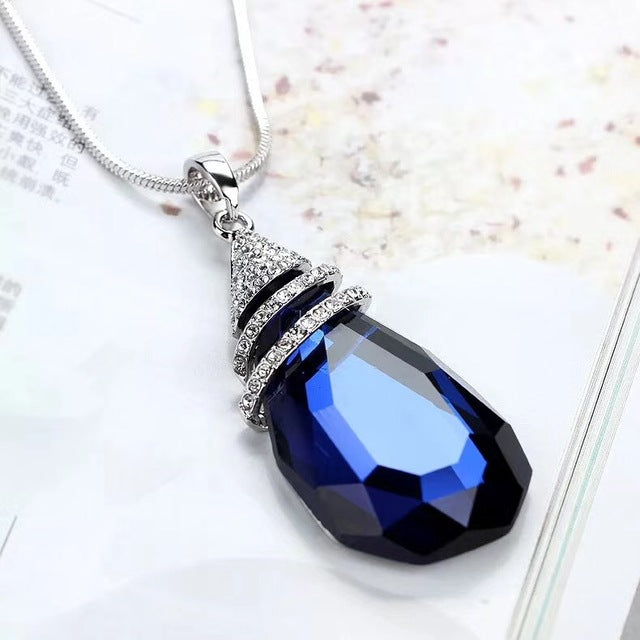 Elegant Necklaces & Pendants