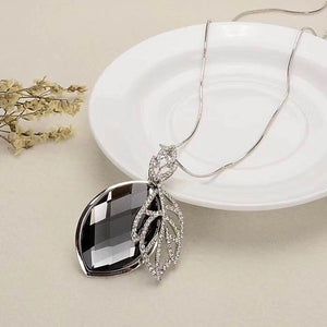 Elegant Necklaces & Pendants